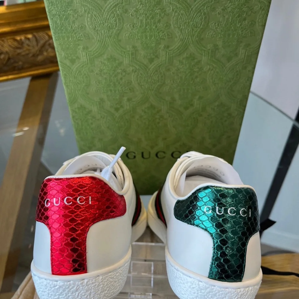 Gucci Ace ( Bee) Sneakers - Near new 10/10 - Picture 5 of 5